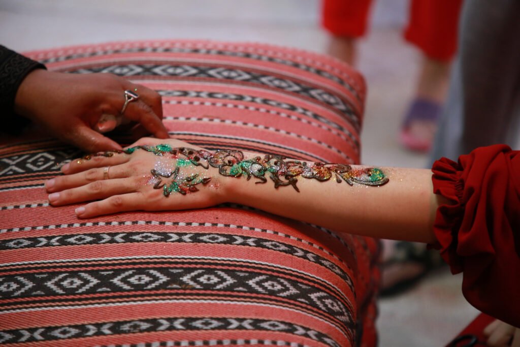 Heena tattoo in desert safari dubai