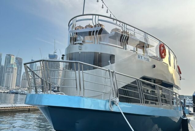 Falcon Oasis Pearl - Your Ultimate Luxury Yacht Experience in Dubai